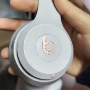 Beats Solo 4 - Wireless Headphones Bluetooth In-Line Noise Cancel